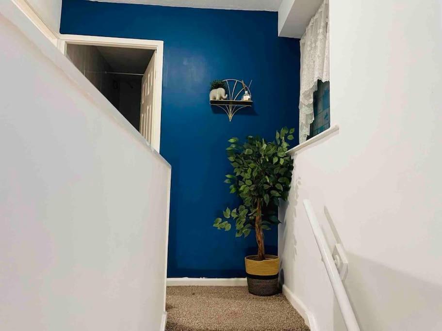 Princess 3 Bedroom House + Offstreet Parking +Wifi Leeds (West Yorkshire) Exterior photo
